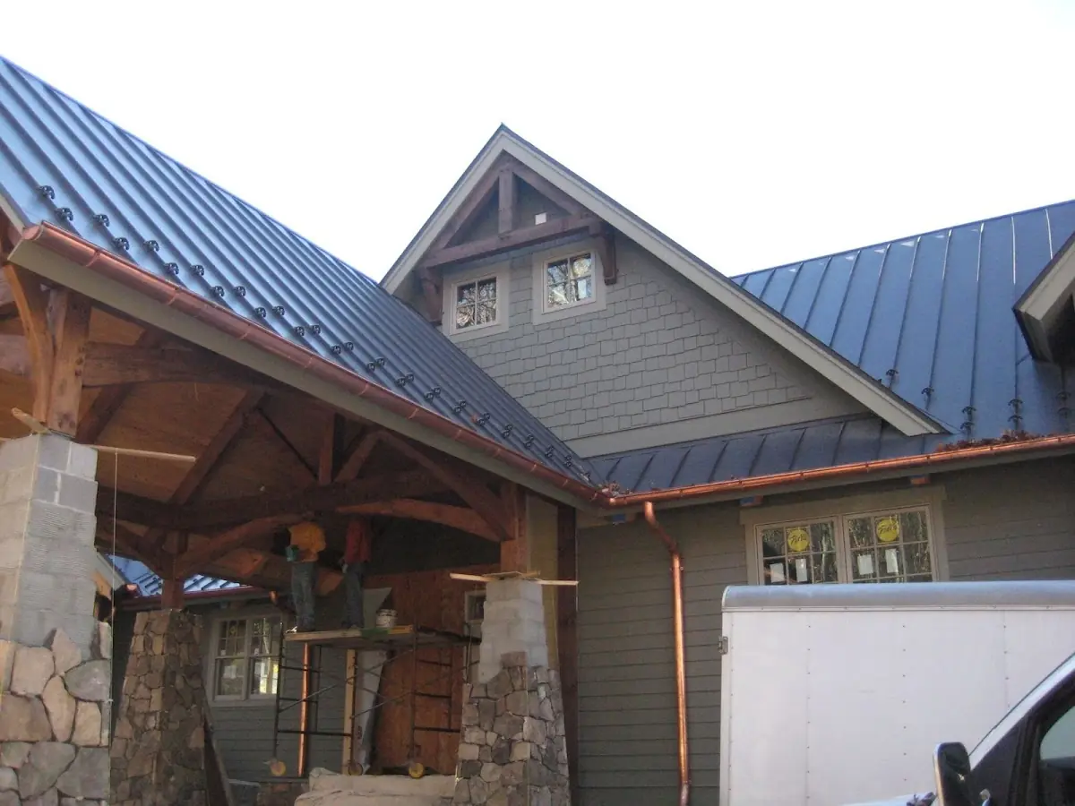 Craftsman Roofing team delivering quality roofing work in Highway Highlands